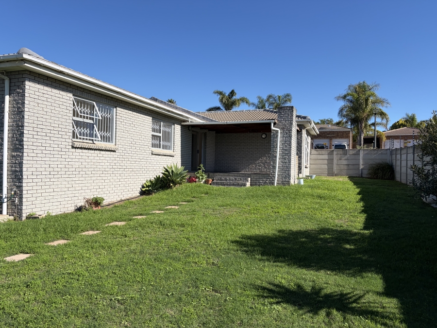 3 Bedroom Property for Sale in Uitzicht Western Cape
